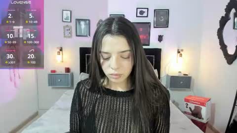 Snapshot of charlotte__benett chatting on July 6, 2026, 5:37 am Charlotte online show from July 6, 2026, 5:37 am