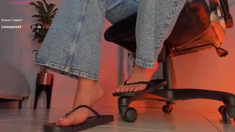 charlotte  grey online show from November 13, 2025, 9:03 pm