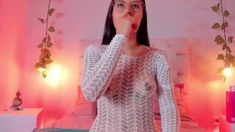 Snapshot of charlotte_collins_2 chatting on July 4, 2026, 3:35 am Sofia online show from July 4, 2026, 3:35 am