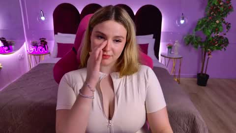Snapshot of charlotteatwood chatting on May 22, 2026, 4:12 pm charlotteatwood online show from May 22, 2026, 4:12 pm