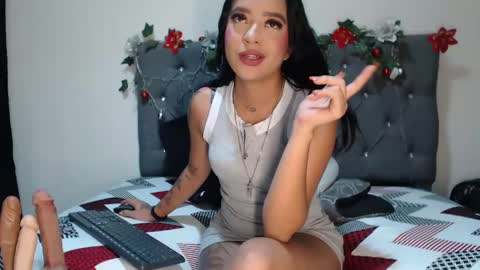 charlottee07 online show from January 15, 2025, 2:27 am