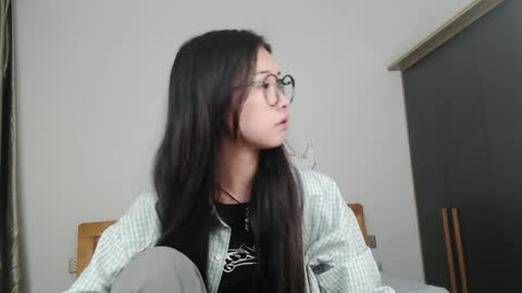 Snapshot of charlottelin chatting on December 8, 2024, 8:15 pm Charlotte online show from December 8, 2024, 8:15 pm