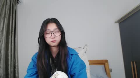 Snapshot of charlottelin chatting on December 13, 2024, 5:43 pm Charlotte online show from December 13, 2024, 5:43 pm