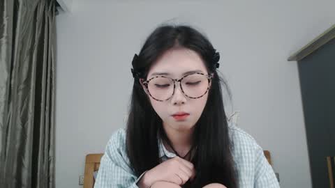 Snapshot of charlottelin chatting on December 16, 2024, 2:05 pm Charlotte online show from December 16, 2024, 2:05 pm