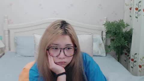 Snapshot of charlottelin chatting on September 11, 2025, 1:00 pm Charlotte online show from September 11, 2025, 1:00 pm