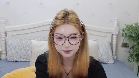 Snapshot of charlottelin chatting on October 21, 2025, 5:35 pm Charlotte online show from October 21, 2025, 5:35 pm