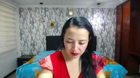 Charlotte  Schmidt online show from September 9, 2025, 11:43 am