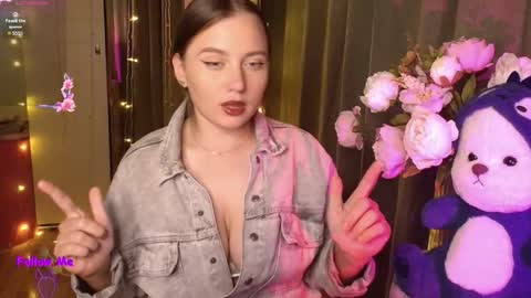 Kira online show from September 27, 2025, 6:46 pm