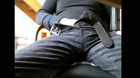 Snapshot of charly052 chatting on February 25, 2025, 2:22 pm charly052 online show from February 25, 2025, 2:22 pm