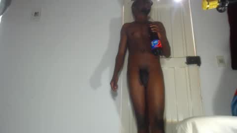 charly_vergonti_ online show from March 1, 2025, 2:34 pm