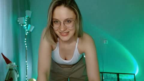 Michelle  online show from January 16, 2025, 3:23 am