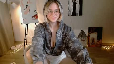 Michelle  online show from October 4, 2025, 1:25 am