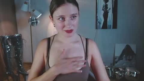 Snapshot of charming_beauty chatting on July 8, 2026, 7:02 am Michelle online show from July 8, 2026, 7:02 am