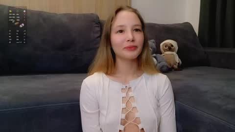 Snapshot of charming_evaa chatting on April 21, 2026, 5:25 am Eva online show from April 21, 2026, 5:25 am