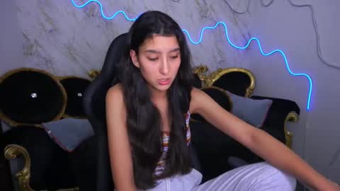 Snapshot of charmmocco chatting on February 10, 2025, 4:25 pm SweetMoco online show from February 10, 2025, 4:25 pm