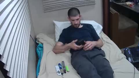 chaserandall1264 online show from April 13, 2026, 6:41 am