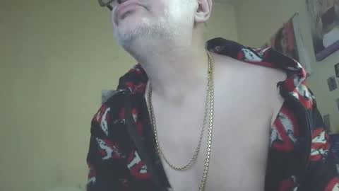 Snapshot of chatubatelee555 chatting on October 15, 2025, 4:40 pm lee online show from October 15, 2025, 4:40 pm