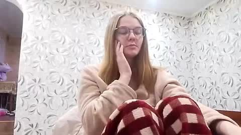 Olivia online show from May 31, 2026, 10:22 pm