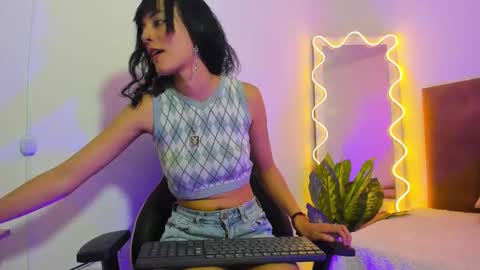 CHERRY  online show from December 2, 2025, 7:09 pm