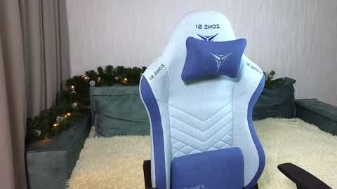 LUCASRYANPVT IS OPEN online show from December 6, 2024, 9:21 am