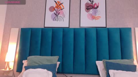   online show from September 12, 2025, 8:20 pm