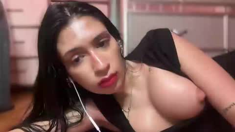 cherliecarmen online show from January 18, 2025, 3:49 pm