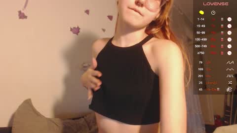 Snapshot of cherry_hazzze chatting on October 22, 2025, 9:25 pm Cheryl online show from October 22, 2025, 9:25 pm