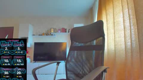 mayra online show from November 6, 2025, 8:59 am