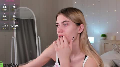 cherry_pr1ce online show from November 18, 2025, 10:14 pm