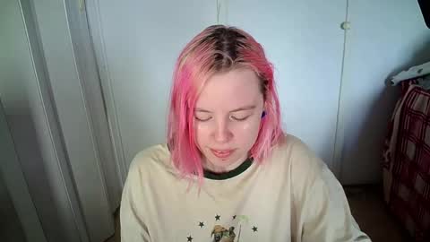 cherrybaby_0 online show from April 29, 2026, 5:22 am