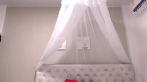 Snapshot of cherrycoloured chatting on January 25, 2025, 10:18 pm Anna online show from January 25, 2025, 10:18 pm