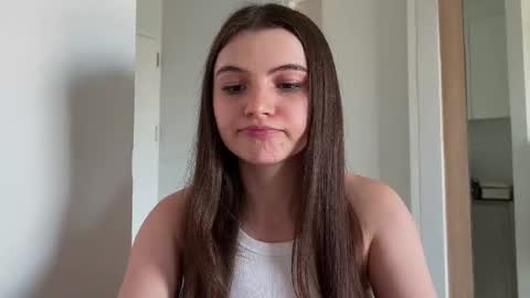 Snapshot of cherryelin chatting on December 4, 2024, 8:23 am Lina online show from December 4, 2024, 8:23 am
