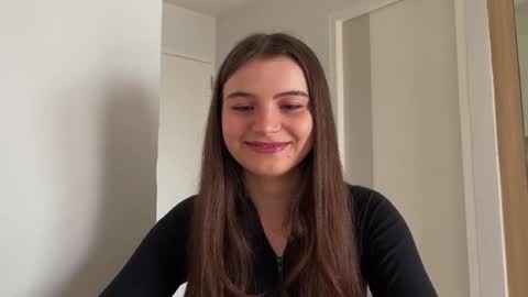 Snapshot of cherryelin chatting on December 14, 2024, 6:02 am Lina online show from December 14, 2024, 6:02 am