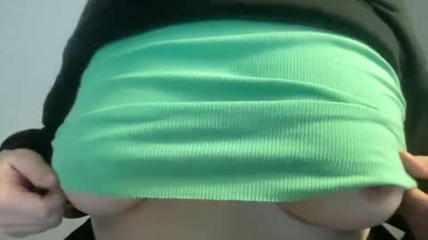 Snapshot of cherryjune chatting on February 3, 2025, 1:19 pm CherryJune online show from February 3, 2025, 1:19 pm