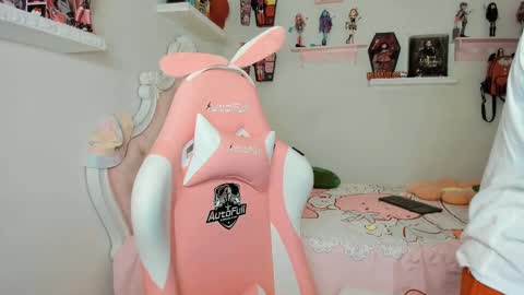 Snapshot of cherrymafer666 chatting on September 19, 2025, 2:46 am cherrycute666 online show from September 19, 2025, 2:46 am