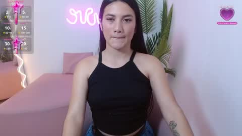 Snapshot of chiara_tay chatting on December 15, 2024, 6:29 am Chiara  online show from December 15, 2024, 6:29 am