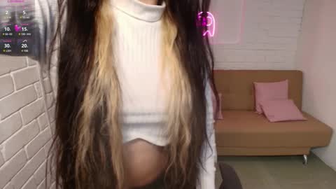 Snapshot of chiara_tay chatting on December 23, 2024, 4:22 am Chiara  online show from December 23, 2024, 4:22 am