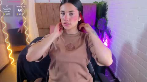 Snapshot of chiara_tay chatting on October 3, 2025, 7:33 pm Chiara  online show from October 3, 2025, 7:33 pm