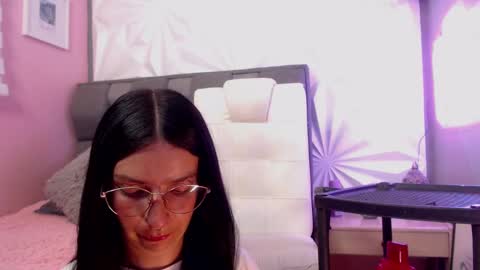Snapshot of chiaraa_fiore chatting on February 17, 2025, 8:04 pm Chiara online show from February 17, 2025, 8:04 pm