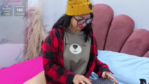 Snapshot of chiarajjones chatting on November 7, 2025, 1:33 pm CHIARA online show from November 7, 2025, 1:33 pm