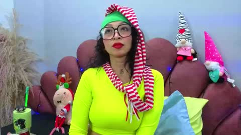 Snapshot of chiarajjones chatting on December 2, 2025, 1:17 pm CHIARA online show from December 2, 2025, 1:17 pm