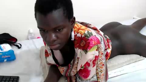 chichie_ online show from April 10, 2026, 10:36 pm