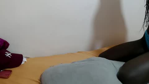 Snapshot of chichie_ chatting on May 8, 2026, 9:25 am chichie_ online show from May 8, 2026, 9:25 am
