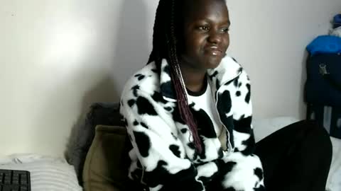 Snapshot of chichie_ chatting on July 1, 2026, 7:21 am chichie_ online show from July 1, 2026, 7:21 am