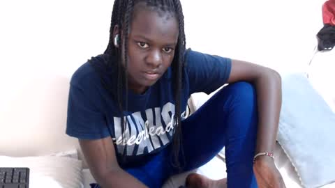 Snapshot of chichie_ chatting on July 17, 2026, 12:01 pm chichie_ online show from July 17, 2026, 12:01 pm