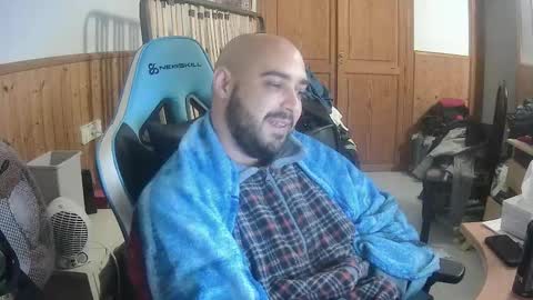 chicomallorca96 online show from February 4, 2025, 10:32 am