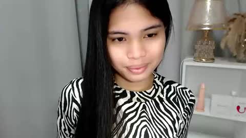 Snapshot of chictemptation_ chatting on June 4, 2026, 11:11 pm CRISTINE3. online show from June 4, 2026, 11:11 pm