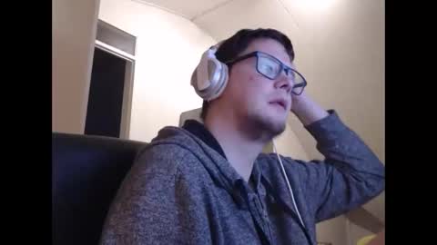 chillzonecam online show from October 13, 2025, 5:02 pm