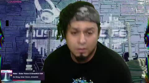 Snapshot of chinoroz chatting on February 16, 2025, 10:10 pm Enrique online show from February 16, 2025, 10:10 pm