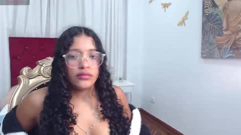 Snapshot of chleo_wild chatting on November 6, 2025, 3:02 pm chleo_wild online show from November 6, 2025, 3:02 pm